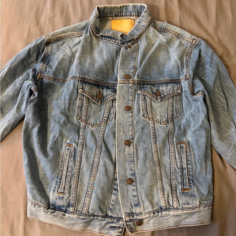 cropped light blue washed Denim Jacket